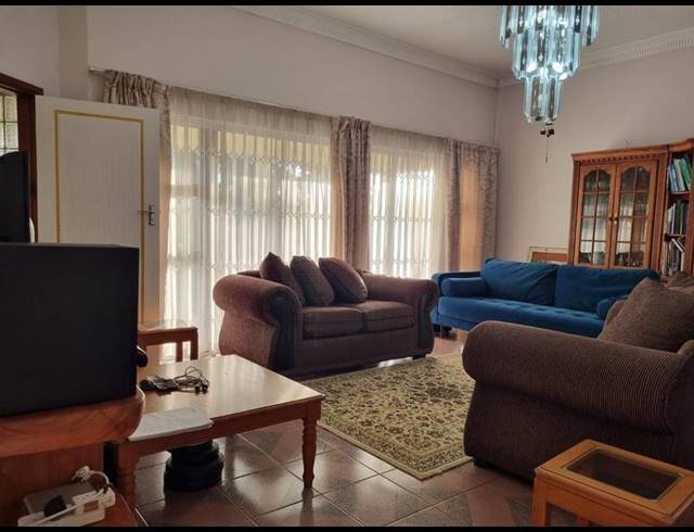 4 BEDROOM HOUSE FOR SALE IN REGENCY PARK